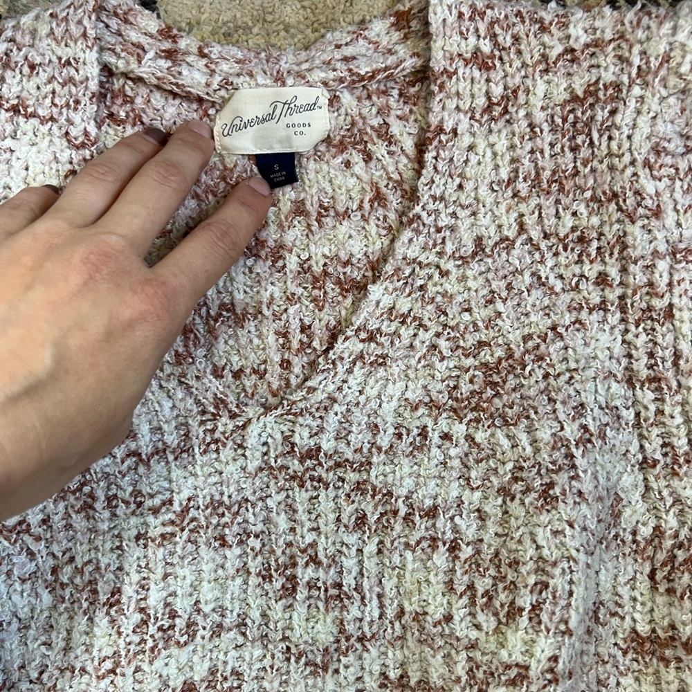 Universal Threads Sweater - Picture 2 of 3